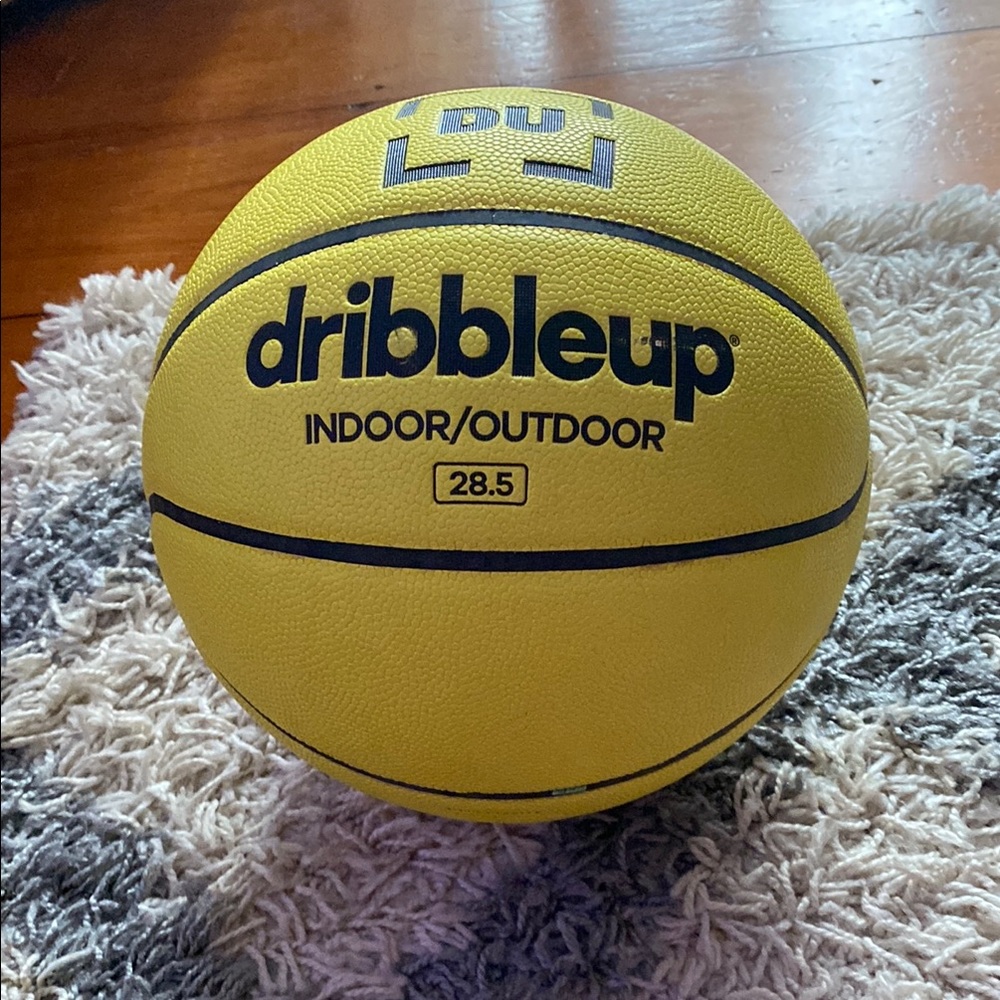 Women’s Indoor/Outdoor Basketball